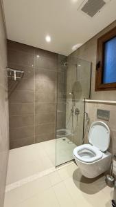 Dream Apartment - Near Beach with Pool View & WiFi