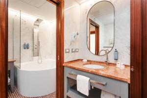Royal Suite