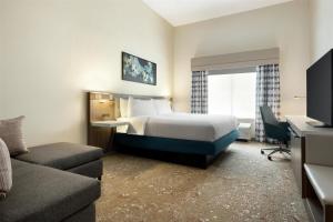 Deluxe King Room - Hearing Accessible  room in Hilton Garden Inn Riverhead