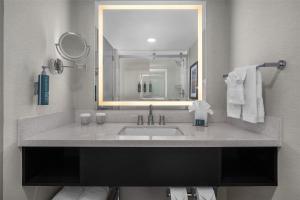 DoubleTree by Hilton Phoenix Midtown