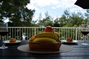 Apartment on the beach - Nemira, Omiš