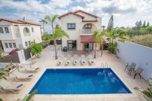 Villa Kanthos - Beautiful 4 Bedroom Protaras Villa With Pool