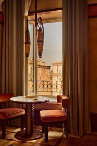 Junior Suite with Minerva Square View