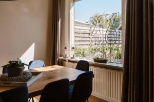 CRASHNSTAY - Julianalaan