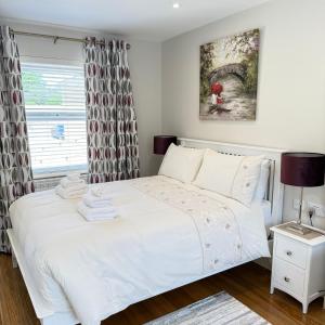 Cosy Town House - 3 minute walk to town centre with free parking and wifi sleeps 6