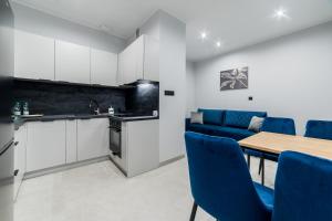 Nowowiejskiego Old Town Apartment by BookingHost