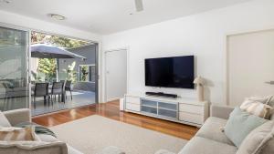 Sea Vista at Shoal Bay - Heated Pool, Fireplace and Views