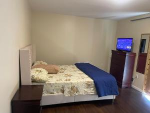 Peculiar N 5th street