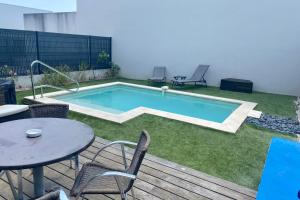 Agréable et lumineuse maison t4 air conditionné piscine jacuzzi parking