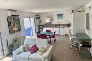 Agréable et lumineuse maison t4 air conditionné piscine jacuzzi parking