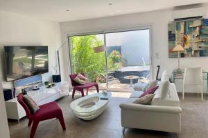 Agréable et lumineuse maison t4 air conditionné piscine jacuzzi parking