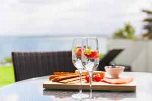 Peninsula Apartment 2