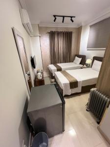 Giza Pyramids Horizon