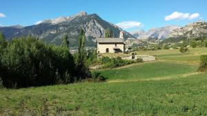 Appartements NEW - Jardin - Proche Briancon Serre Che - Vue montagne - Ski : photos des chambres