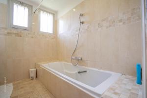 Villas Beautiful House 12 Person 20min Paris - Disney : photos des chambres