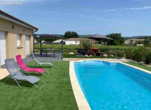 Maisons de vacances Superbe villa avec piscine : photos des chambres