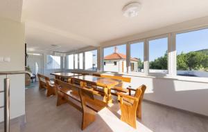 Gorgeous Home In Muc Gornji