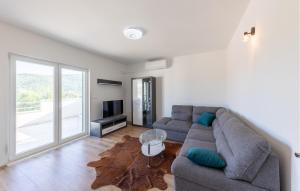 Gorgeous Home In Muc Gornji