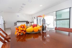 Sua Casa Perfeita c 4 Suítes e Piscina Aquecida