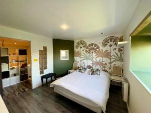 Maisons de vacances Magnificent Bourgeois Residence on Wooded Estate : photos des chambres