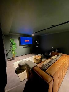 Villa Serenity Tapada - Pool, Cinema Room & Gym