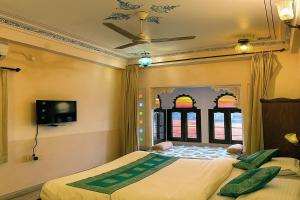THAMLA HAVELI - Heritage Lake View Hotel