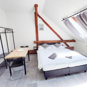 Útulný podkrovní pokoj R4 v Praze