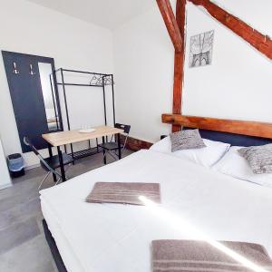 Útulný podkrovní pokoj R4 v Praze