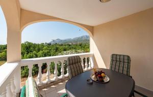 Amazing Apartment In Seline