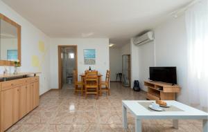 Amazing Apartment In Seline