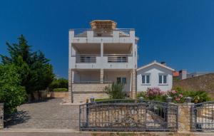 Apartment Maslenica 