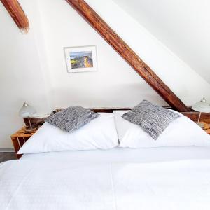 Romantický pokojíček v podkroví R5