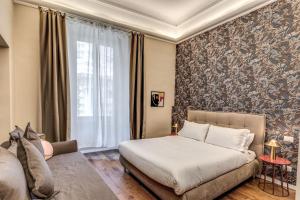 Five-Bedroom Deluxe Apartment