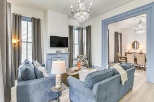 Historic Escape Walk to The Strand Galleries!