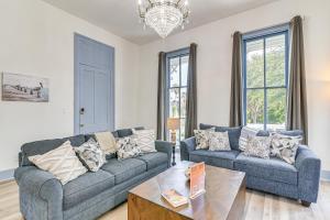 Historic Escape Walk to The Strand Galleries!