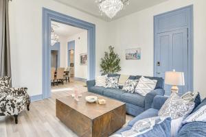 Historic Escape Walk to The Strand Galleries!