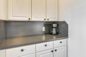 Historic Escape Walk to The Strand Galleries!