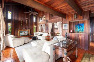 Ailina House