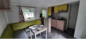 Bungalow confortable à Saint-Chéron avec piscine
