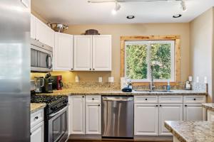 Broken Lance Escape Private Hot Tub