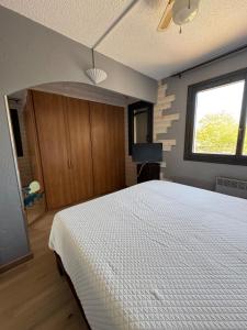 Coté quai du Cap dagde - Parking - Histoire de clés