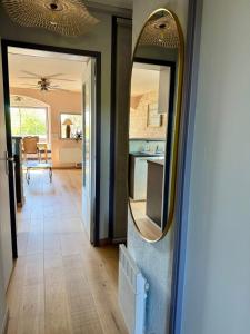 Coté quai du Cap dagde - Parking - Histoire de clés