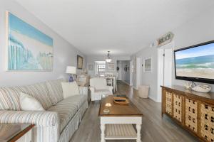 304 - Beachy 22 ocean view sleeps 6
