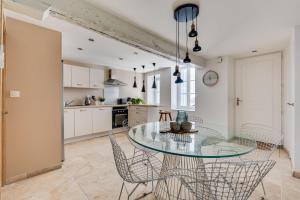 La Porte de la Cité, Maison Historique Vue Château