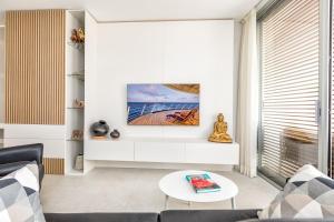 The Edge - Beachfront 2 Bedroom Holiday Apartment