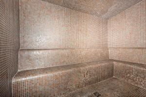 The Edge - Beachfront 2 Bedroom Holiday Apartment