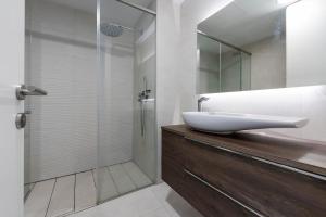 The Edge - Beachfront 2 Bedroom Holiday Apartment