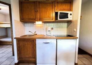 Résidence Les Oursons - Appartement au pied des pistes, vue Mont-Charvin MAE-2394