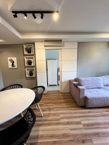 1-Apto 1 dorm Barra Sul com VAGA