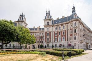 Cute & Compact Central Retreat